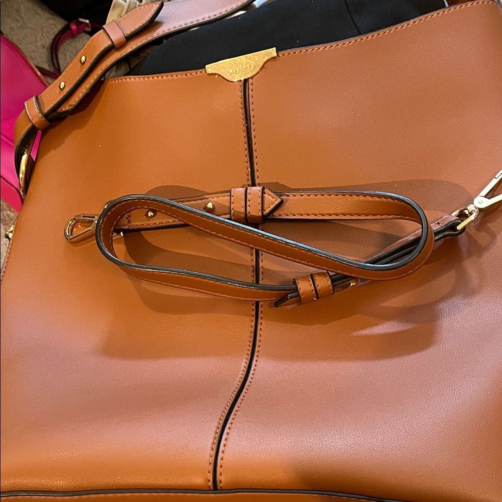 Women's Vegan Tan Leather Crossbody/Shoulder Bag.